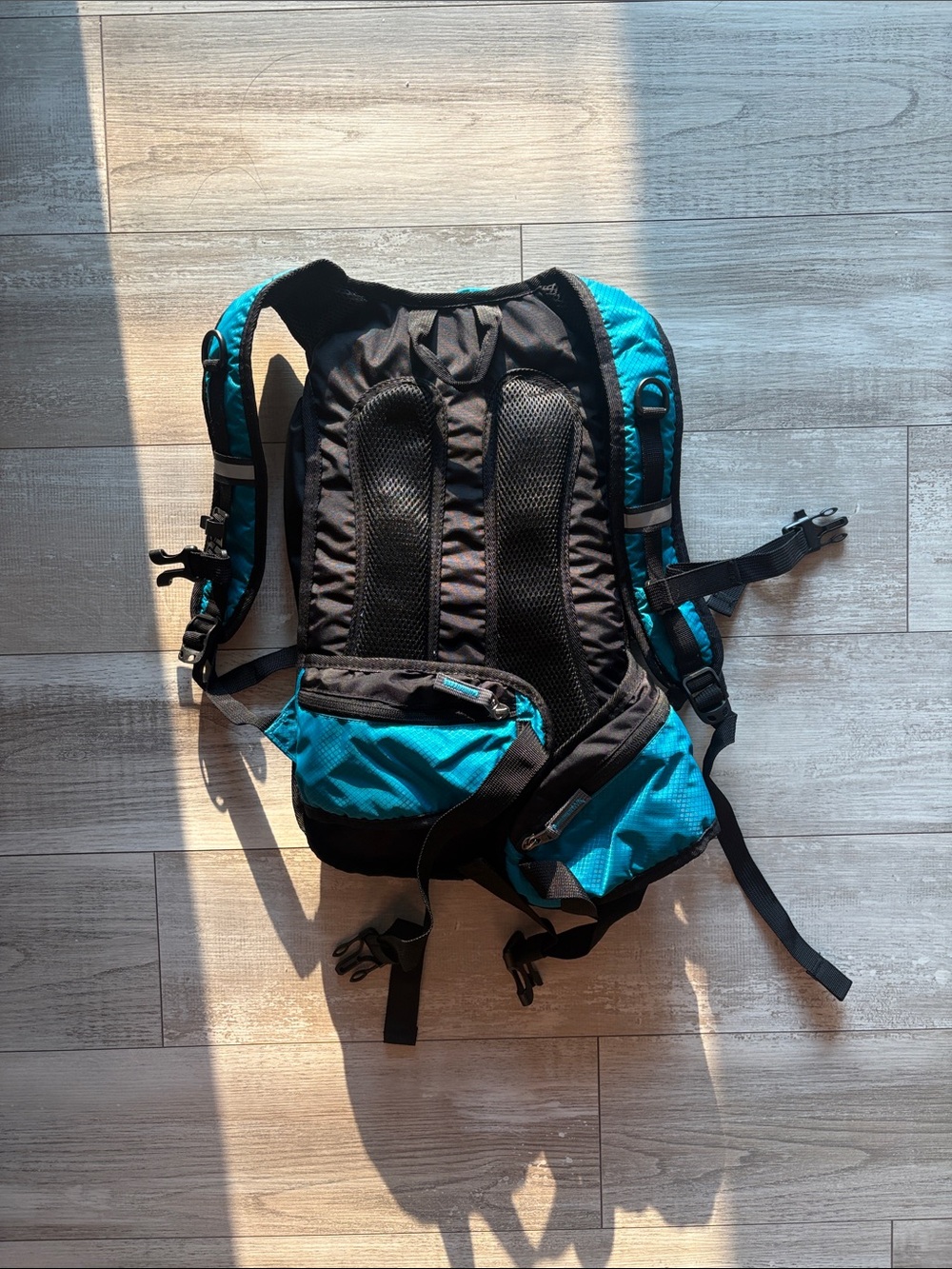 LUNIDRY Hydration Back Pack - Picture 2 of 4
